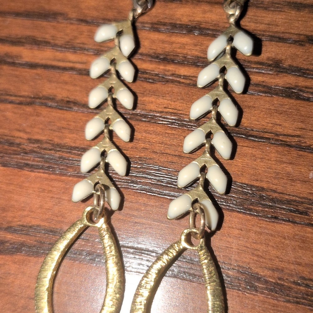 2 Pair Realia By Jen Gold and White Leaf Drop Earrings Set - Picture 2 of 5